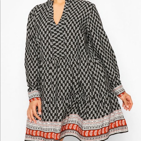 Boohoo Plus Dresses & Skirts - Paisley tiered smock dress